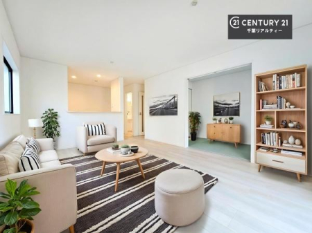 ���r���O �Ƌ��CG�p�[�X�ł��B��؂ȉƑ����W�܂邩�炱��LDK�ɂ͂�����肽���B
�q�����������C�ɏ΂��Ȃ��瑖�����Ă���p�����������u�L���Ƃɂ��ėǂ������v�Ǝv���u�Ԃł��B