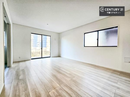 ���r���O �D�����z���܂肪���r���O����ł���ċ��S�n�̗ǂ���Ԃ����o���Ă���܂��I
���났�̎��Ԃ��߂����܂��I