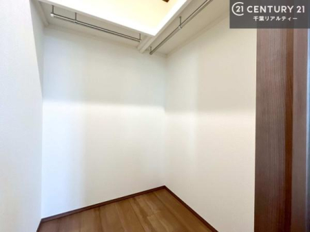 ���[ �E�H�[�N�C���N���[�[�b�g�t���ł��B��������̂��m���Ȃǂ����[���Ă��������ł��ˁI���ɂ���@�������ȂǋG�ߕ��̑傫�ȉƓd�����[�ł��܂��B