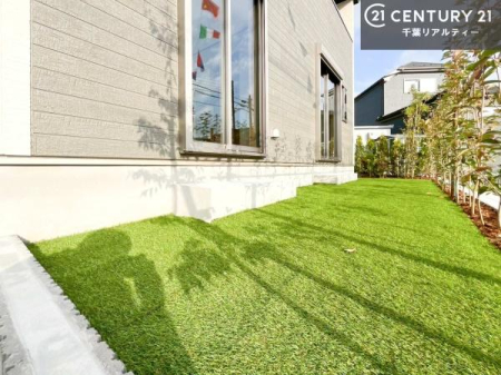 �� ������Ƃ�������X�؁[�X���t���Ă��܂��I�K�[�f�j���O���y���߂����ł��ˁB