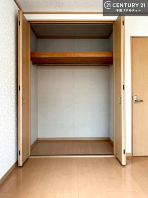 ���[ ���[�X�y�[�X�����Ă��܂��I�������X�b�L�����ڂ��鎖���ł��܂��ˁB
�Ƌ��I�΂Ȃ��V���v���ȃf�U�C���ׁ̈A�Ƌ��I�΂����C�ɓ���̋�ԍ�肪�ł������ł��ˁB