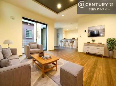 ���r���O �Ƌ��CG�p�[�X�ł��B��؂ȉƑ����W�܂邩�炱��LDK�ɂ͂�����肽���B
�q�����������C�ɏ΂��Ȃ��瑖�����Ă���p�����������u�L���Ƃɂ��ėǂ������v�Ǝv���u�Ԃł��B