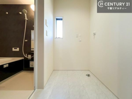 ���ʑ�E���ʏ� ���ʏ��ƒE�ߏ������ꂼ��Ɨ����Ă��܂��B���̂��߂��Ƒ����������ł����S���Đ��ʏ��𗘗p�ł��܂��B