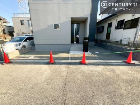 ���ԏ� ���ԃX�y�[�X��2�䕪����܂��I�Z�J���h�J�[�͂������A�o�C�N�⎩�]�ԂȂǂ��u���ꏊ�ɍ���܂���B