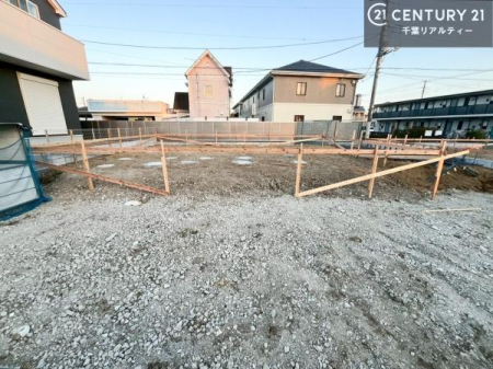 ���̑����n ���݌��z���B������͖��邭�J���I�ȃ��r���O��ŐV�ݔ��̃L�b�`���Ȃǉ��K�ȋ�Ԃ��L����܂��B�����������炱���g�V������炵�h�ւ̊��҂����܂�Z�܂��B�����������Ȃ����z���̗l�q���K���ł��B