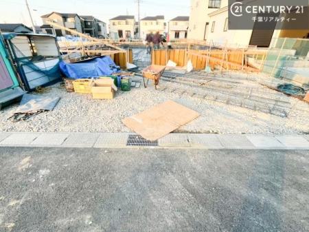 ���ԏ� ���ԃX�y�[�X��3�䕪����܂��I�Z�J���h�J�[�͂������A�o�C�N�⎩�]�ԂȂǂ��u���ꏊ�ɍ���܂���B