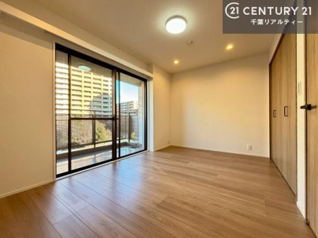 �m�� �o���R�j�[�ɖʂ��Ă���m���ł��B���邭�����肪����A���C����������ł��܂��I���N���āA�O�ɏo�Ĕw�L�т����[�ċz�����ǂ������}������邱�Ƃ��ł��܂��B