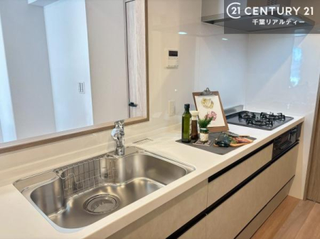 �L�b�`�� ���C�h�ȃV���N�ł��ˁI�������˂ɂ������������₷���Ǝ����y�X�d�l�̃V�X�e���L�b�`���ł��I
�f�U�C�����Ƌ@�\�������˂��L�b�`���Ő�����������܂��ˁI