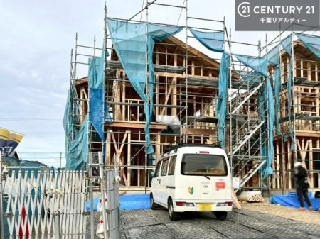 ���̑����n ���݌��z���B������͖��邭�J���I�ȃ��r���O��ŐV�ݔ��̃L�b�`���Ȃǉ��K�ȋ�Ԃ��L����܂��B�����������炱���g�V������炵�h�ւ̊��҂����܂�Z�܂��B�����������Ȃ����z���̗l�q���K���ł��B