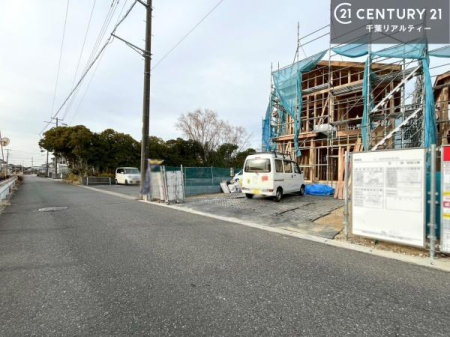 �O�ʓ��H�܂ތ��n�ʐ^ ���ӊ���A���q�l�̂���]�ɍ������������ꏏ�ɂ��ē���v���܂��B�Z��[���A�h�o�C�U�[�ɂ�邲���k������܂��B���Ђ͂��₢���킹�ɑ��Ή����܂��I���҂������܂���I