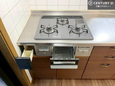 �L�b�`�� �R�����͎O������̂ł������̓����i�s���ł��܂��B
�������O�����t���ł��B�����X�y�[�X���L�X���Ă���׍�Ƃ����₷���I�g�����肪�ǂ��V�X�e���L�b�`���ł��I