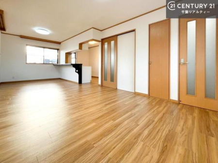 ���r���O �J�����̂���L�XLDK�I�\�t�@�[��_�C�j���O�e�[�u����u���Ă������ɂȂ�Ȃ��̂ŉ��K�ɉ߂����܂��I�R�~���j�P�[�V���������₷�����r���O�ł��I