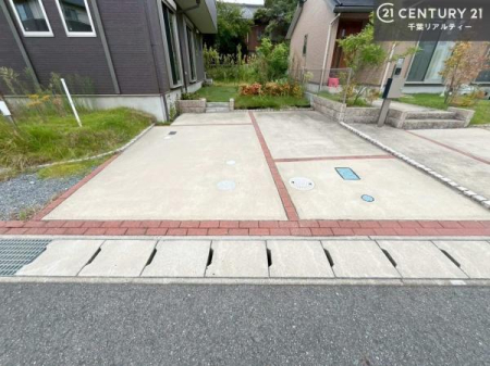 ���ԏ� ���ԃX�y�[�X��2�䕪����܂��I�Z�J���h�J�[�͂������A�o�C�N�⎩�]�ԂȂǂ��u���ꏊ�ɍ���܂���B