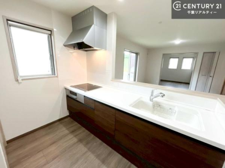 �L�b�`�� ��Ƃ肠�钲���X�y�[�X�ō�Ƃ����₷�����K�ȃL�b�`���ł��I
���q�l�ƈꏏ�ɂ��َq������y���߂�L�X�X�y�[�X�ł��B�y�����������ԂɂȂ肻���ł��ˁI