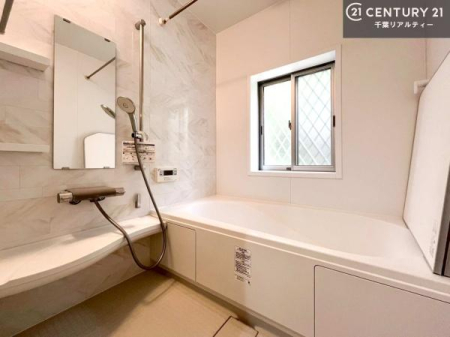 ���� �������������l�̕��͋C�̃o�X���[���́A�����o�Ă��ăo�X�^�C�����[���I
���d���撣���Ă��邲�J���ɂ��D�݂̓����̓����܂����āA�y����ł݂Ă͂������ł��傤���H