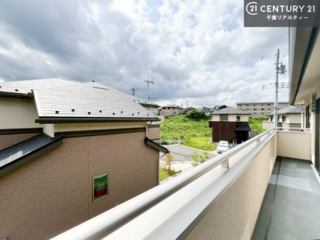 �Z�˂���̒��]�ʐ^ ������������Z��X�A���͂ɂ͍����������Ȃ��A�΂������󂪍L���J����������A
�z�����傫���Ղ��邱�Ƃ�����܂���B�C�����̗ǂ������ʂ蔲����X���݂ł��B