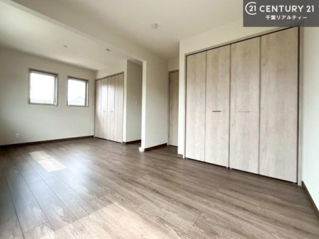 �q������ ���[�X�y�[�X���t���Ă���̂ŁA�}�ȗ��q���ł��U�炩��������������T�b�ƕЂÂ����đ�ϕ֗��ł��I�ǖʂ��L�X���Ă���̂ŁA�׋�����x�b�h�̒u����ɍ���܂���I