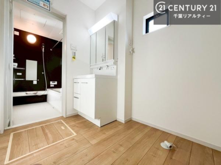 ���ʑ�E���ʏ� �����̂������ʏ��́A���ƕ�������₷���A���ł����K�ɂ��g�����������܂��B�O�ʋ��Ŏg�����肪�ǂ��A�������[�������Ă���܂��̂ŁA���p�i��X�L���P�A�p�i���������萮���ł��܂��B