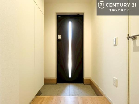 ���� �V���[�Y�{�b�N�X�t���Ȃ̂ŁA���ւ��Еt�����|�������₷���ł��I
�X�b�L���������ւŌ˂��J�����u�ԁA�������̂���S�n������Ԃ��o�}���Ă���܂��B
