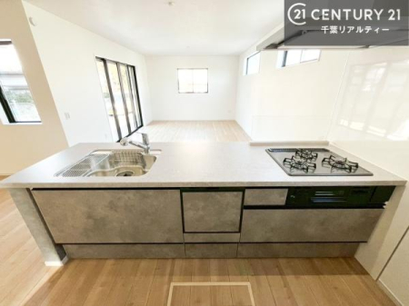 �L�b�`�� ��Ƃ����₷���V�X�e���L�b�`���ł��I���[����������t���Ă���̂ŁA�����X�y�[�X�ɕ���u���Ȃ��čςނ̂ŁA�L�X�g���āA���K�ɍ�Ƃ��ł��܂��I