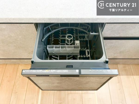 �L�b�`�� �H��@�t���̃L�b�`���ł��I�Z���������r��h�~�Ƃ��đ�ϊ��􂷂�֗��Ȏd�l�ł��I�r���g�C���Ȃ̂ŃL�b�`���̏ꏊ����炸�����X�y�[�X���L���g�����Ƃ��o���܂��I