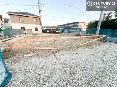 ���̑����n ���݌��z���B������͖��邭�J���I�ȃ��r���O��ŐV�ݔ��̃L�b�`���Ȃǉ��K�ȋ�Ԃ��L����܂��B�����������炱���g�V������炵�h�ւ̊��҂����܂�Z�܂��B�����������Ȃ����z���̗l�q���K���ł��B