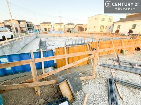 ���̑����n ���݌��z���B������͖��邭�J���I�ȃ��r���O��ŐV�ݔ��̃L�b�`���Ȃǉ��K�ȋ�Ԃ��L����܂��B�����������炱���g�V������炵�h�ւ̊��҂����܂�Z�܂��B�����������Ȃ����z���̗l�q���K���ł��B