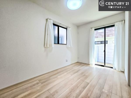 �m�� 2�ʍ̌����m�ۂ������邢�����́A���ʂ����ǂ��A���邭��ϋ��S�n�̗ǂ���ԂƂȂ��Ă���܂��B�����b�N�X���ĉ߂�����S�n�̗ǂ��������ł��I���̖ڊo�߂��X�b�L�����܂��ˁI