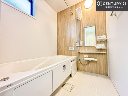 ���� �������������l�̕��͋C�̃o�X���[���́A�����o�Ă��ăo�X�^�C�����[���I
���d���撣���Ă��邲�J���ɂ��D�݂̓����̓����܂����āA�y����ł݂Ă͂������ł��傤���H