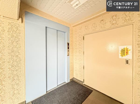 ���̑����p�� �G���x�[�^�[�����̃}���V�����ŁA�d���ו���x�r�[�J�[�̈ړ������K�B�����̐��������X���[�Y�ɂȂ�܂��B