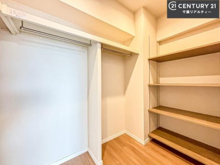 ���[ �E�H�[�N�C���N���[�[�b�g�t���ł��B��������̂��m���Ȃǂ����[���Ă��������ł��ˁI���ɂ���@�������ȂǋG�ߕ��̑傫�ȉƓd�����[�ł��܂��B