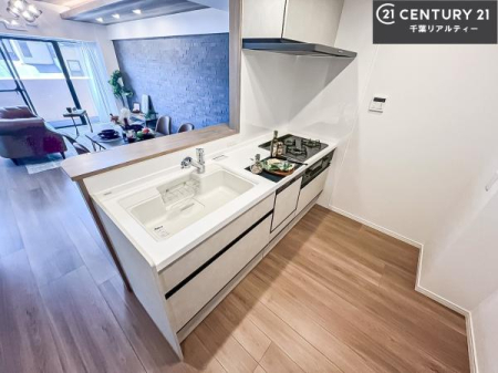 �L�b�`�� ��Ƃ肠�钲���X�y�[�X�ō�Ƃ����₷�����K�ȃL�b�`���ł��I
���q�l�ƈꏏ�ɂ��َq������y���߂�L�X�X�y�[�X�ł��B�y�����������ԂɂȂ肻���ł��ˁI