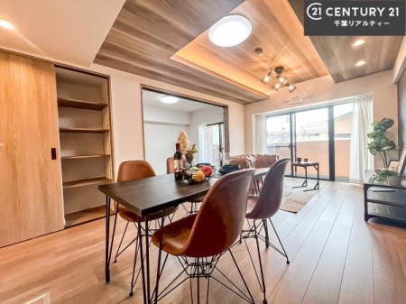 ���r���O �D�����z���܂肪���r���O����ł���ċ��S�n�̗ǂ���Ԃ����o���Ă���܂��I
���R�ƉƑ����W����b��������S�n�悢��ԁI