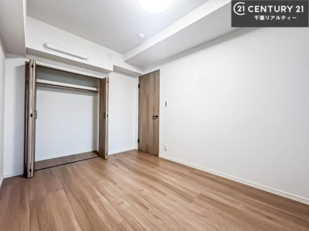 �m�� ���邭���ʂ��̗ǂ������ł��B�u�V���v���v�Ƀf�U�C�����ꂽ�����B���R�x�������̂ŉƋ�⃌�C�A�E�g�ł��D�݂̋�Ԃ�n��グ���܂��B