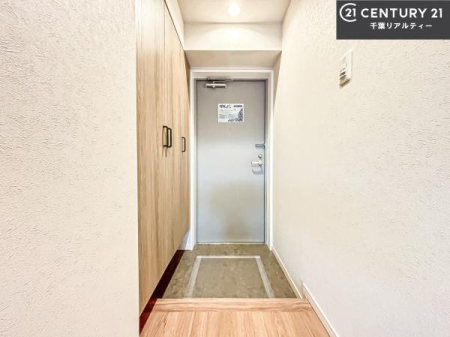 ���� �V���[�Y�{�b�N�X�t���Ȃ̂ŁA���ւ��Еt�����|�������₷���ł��I
�X�b�L���������ւŌ˂��J�����u�ԁA�������̂���S�n������Ԃ��o�}���Ă���܂��B
