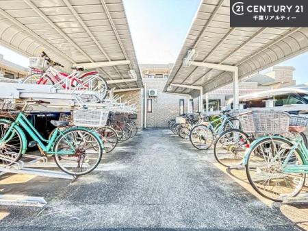 ���̑����p�� ���p�����E���]�Ԓu����ł��B
���]�Ԃ�����΍s���͈͂��L���肨�o�����֗��ł��I�󂫏󋵂Ɋւ��Ă͂��C�y�ɂ��₢���킹���������I