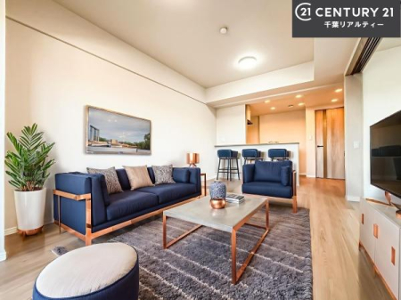 ���r���O �Ƌ��CG�p�[�X�ł��B�傫�ȑ����炽���Ղ�̗z���������閾�邢���r���O�B�J�����̂��郊�r���O�ŉƑ��c���̂��났�̎��Ԃ��߂����܂��B