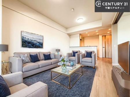 ���r���O �Ƌ��CG�p�[�X�ł��B�S�n�ǂ����r���O�͉Ƒ������R�ƏW�܂�܂��B�Ƒ��c�R�̎��Ԃ����������ł��B���Ƒ��ƁA����w�[���������Ԃ��߂��������ł��ˁB���邭�J���I�ȋ�Ԃł��B