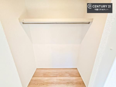 ���[ �E�H�[�N�C���N���[�[�b�g�t���ł��B��������̂��m���Ȃǂ����[���Ă��������ł��ˁI���ɂ���@�������ȂǋG�ߕ��̑傫�ȉƓd�����[�ł��܂��B