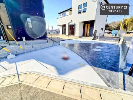 ���ԏ� ���ԃX�y�[�X��2�䕪����܂��I�Z�J���h�J�[�͂������A�o�C�N�⎩�]�ԂȂǂ��u���ꏊ�ɍ���܂���B