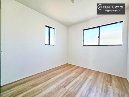 �m�� 2�ʍ̌����m�ۂ������邢�����́A���ʂ����ǂ��A���邭��ϋ��S�n�̗ǂ���ԂƂȂ��Ă���܂��B�����b�N�X���ĉ߂�����S�n�̗ǂ��������ł��I���̖ڊo�߂��X�b�L�����܂��ˁI