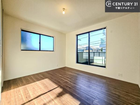 �m�� �o���R�j�[�ɖʂ��Ă���m���ł��B���邭�����肪����A���C����������ł��܂��I���N���āA�O�ɏo�Ĕw�L�т����[�ċz�����ǂ������}������邱�Ƃ��ł��܂��B