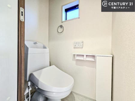 �g�C�� �������֍��ɂ��A�~��͕֍����g�����ł���̂ŗ₽���֍��ɍ��炸�ɍςފ������d�l�ł��I�V���v���ȃJ���[����Ƃ��Ă���̂ŁA������ꂪ���₷���ł��B