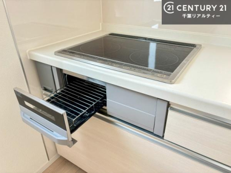 �L�b�`�� �O�����t���̍��@�\�L�b�`���ŁA�����̕��������ƍL����܂��B
�������ȃf�U�C���Ǝ��p���𗼗����A�������鎞�Ԃ����K�ɁI