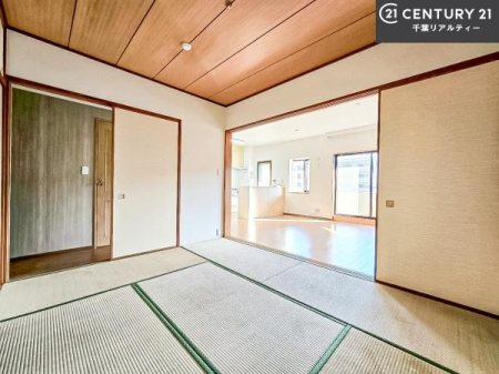 �a�� ���r���O�Ɨאڂ����a���ł��I�Ǝ��̋x�e�X�y�[�X��L�b�Y�X�y�[�X�Ƃ��Ċ��p����̂��悳�����ł��ˁI
�a���̎g�����͖�����I���[�X�y�[�X�������Ղ�ł��I