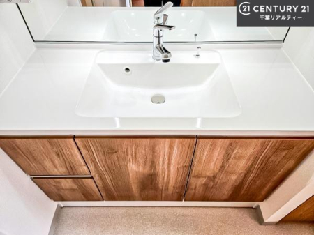 ���ʑ�E���ʏ� �[�����ʑ�{�E���́A�������˂ɂ����̂ł�����ꂪ�y�X�I���������ۂĂ܂��I
�L���C�Ȑ��ʏ��Ŏ��������̃��`�x�[�V�������オ��܂��ˁI