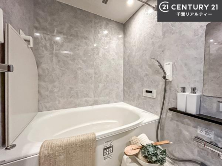 ���� �L�X�o�X�ň���̔������t���b�V���B�����L�΂���̂ŁA�����ɂ��������ƐZ����܂��ˁI�����̃o�X�^�C�����y���݂ɂȂ�܂��B