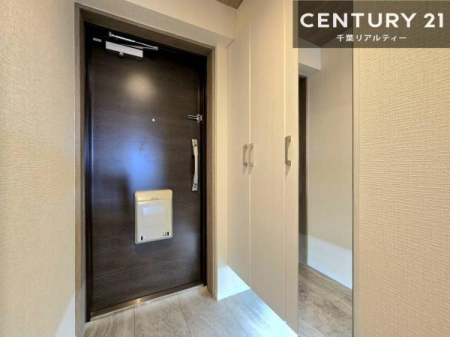 ���� �V���[�Y�{�b�N�X�t���Ȃ̂ŁA���ւ��Еt�����|�������₷���ł��I
�X�b�L���������ւŌ˂��J�����u�ԁA�������̂���S�n������Ԃ��o�}���Ă���܂��B
