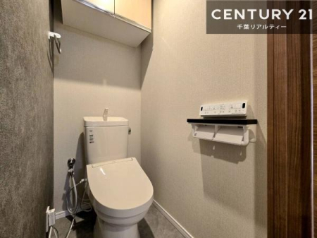 �g�C�� �������֍��ɂ��A�~��͕֍����g�����ł���̂ŗ₽���֍��ɍ��炸�ɍςފ������d�l�ł��I�V���v���ȃJ���[����Ƃ��Ă���̂ŁA������ꂪ���₷���ł��B