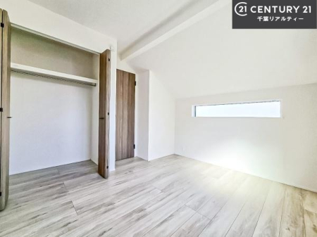 �Q�� �D���������������ޗm���́A���̖ڊo�߂��C�������ǂ������ł��ˁB���������Ԃ��������Ɖ߂������Ƃ��ł��܂��B�D�����F�����̃t���[�����O���ǂ�ȉƋ�ɂ��}�b�`���܂��I